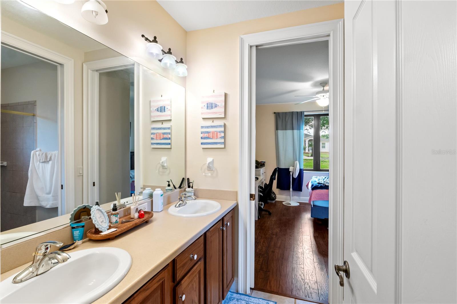 Image 32 of 52 For 5204 Greens Drive