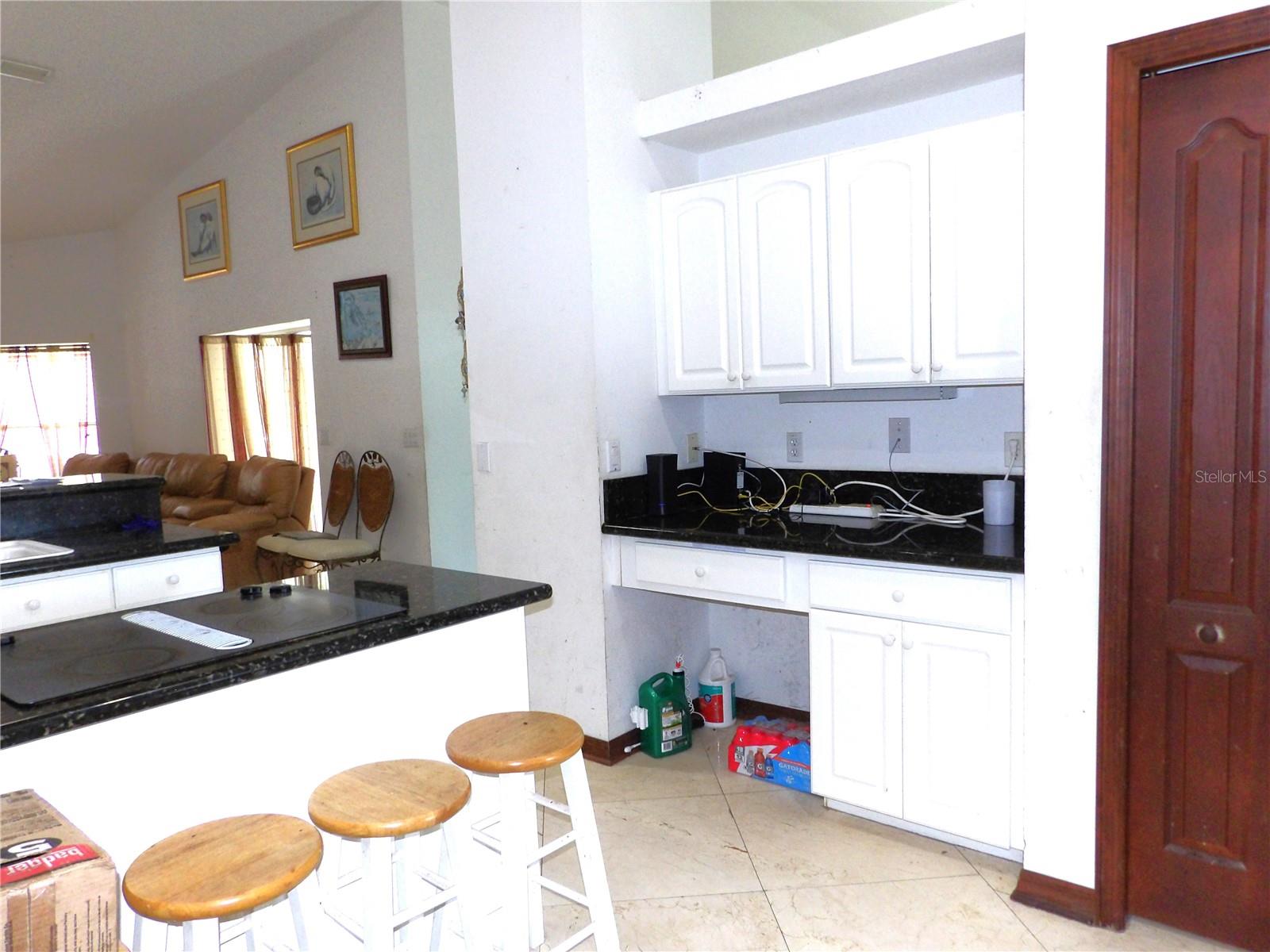 Image 11 of 50 For 2515 Hampshire Street