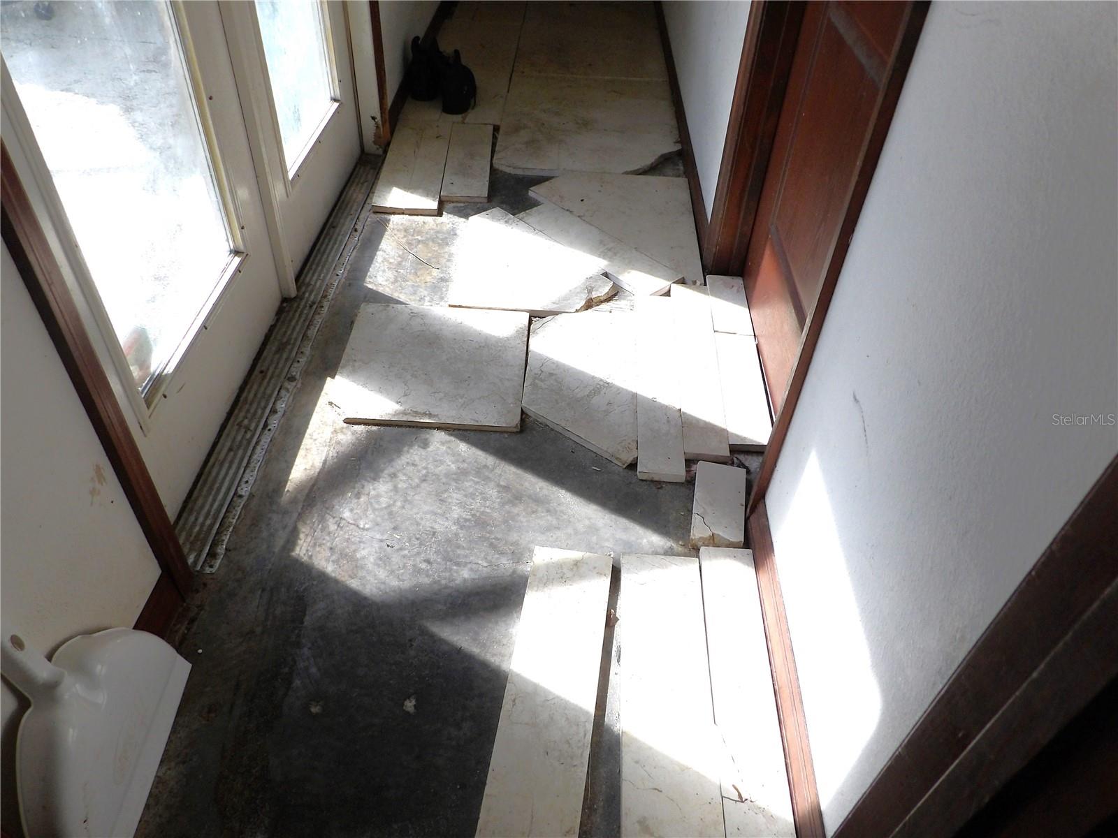 Image 33 of 50 For 2515 Hampshire Street