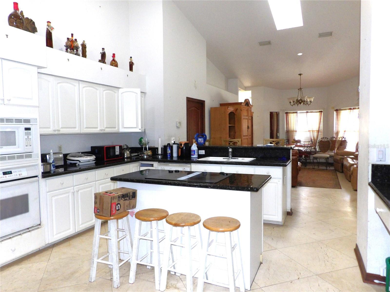 Image 9 of 50 For 2515 Hampshire Street