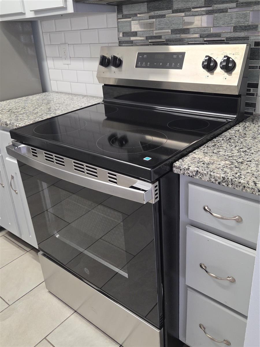 Image 16 of 38 For 807 Mclain Court