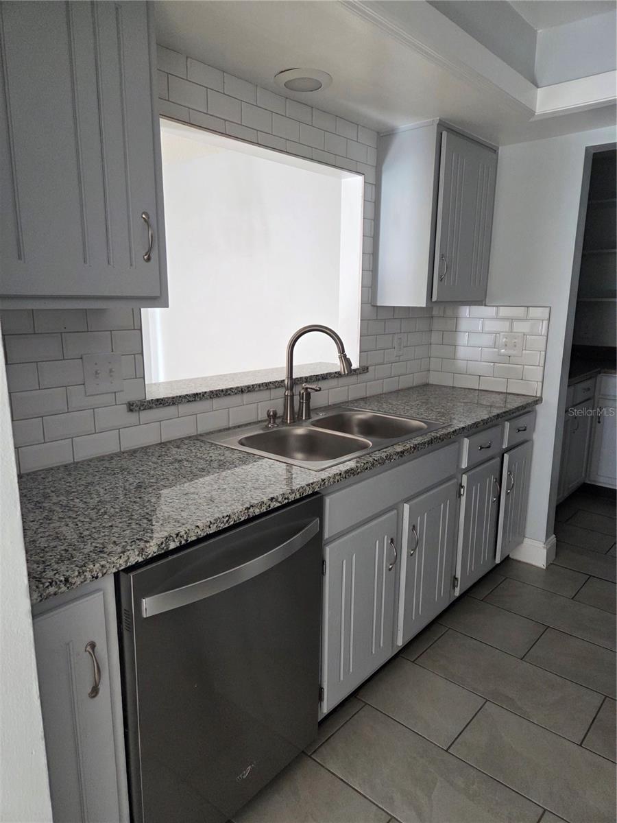 Image 20 of 38 For 807 Mclain Court