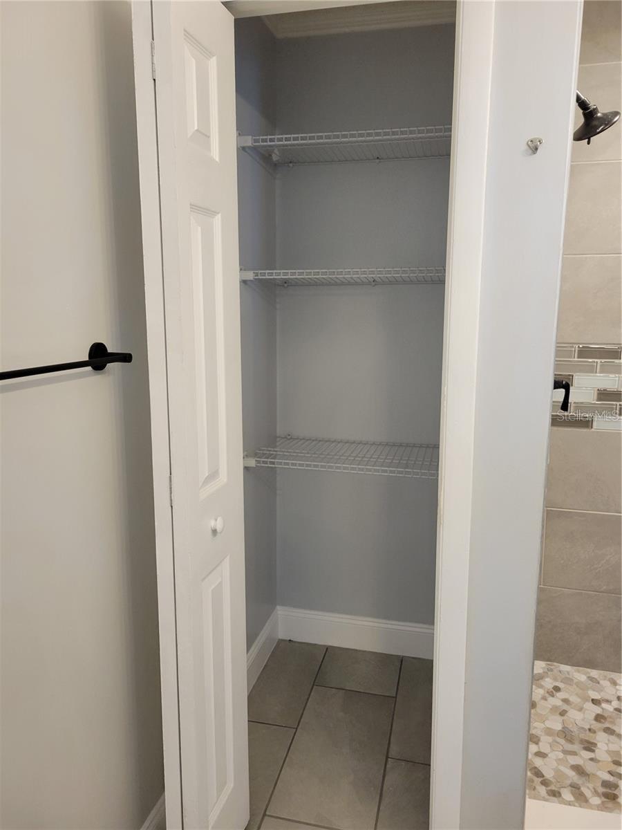 Image 29 of 38 For 807 Mclain Court