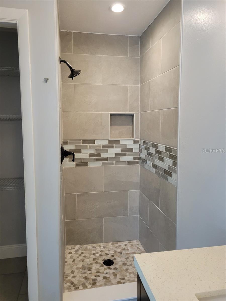 Image 31 of 38 For 807 Mclain Court