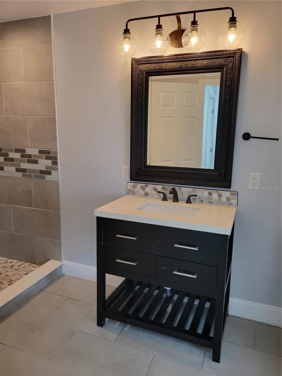 Image 33 of 38 For 807 Mclain Court