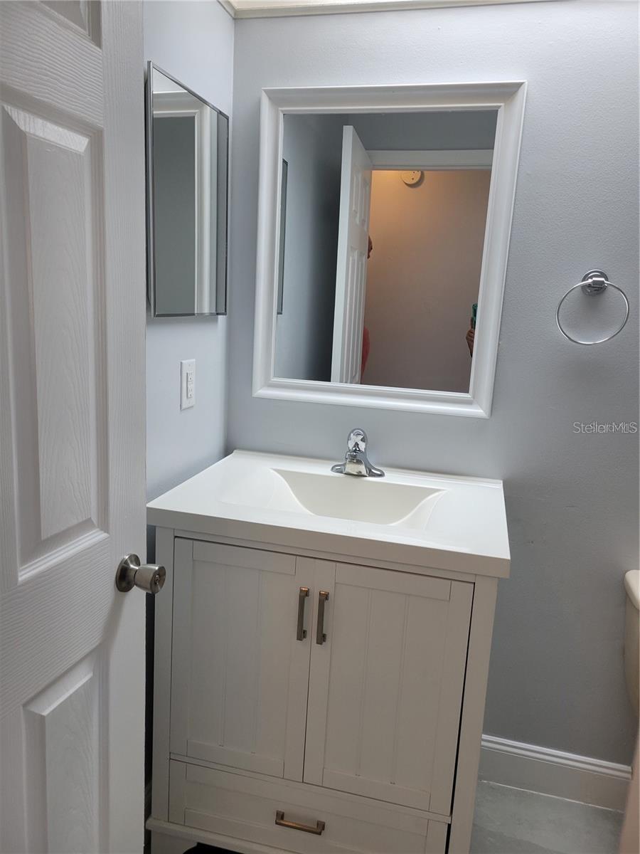 Image 9 of 38 For 807 Mclain Court