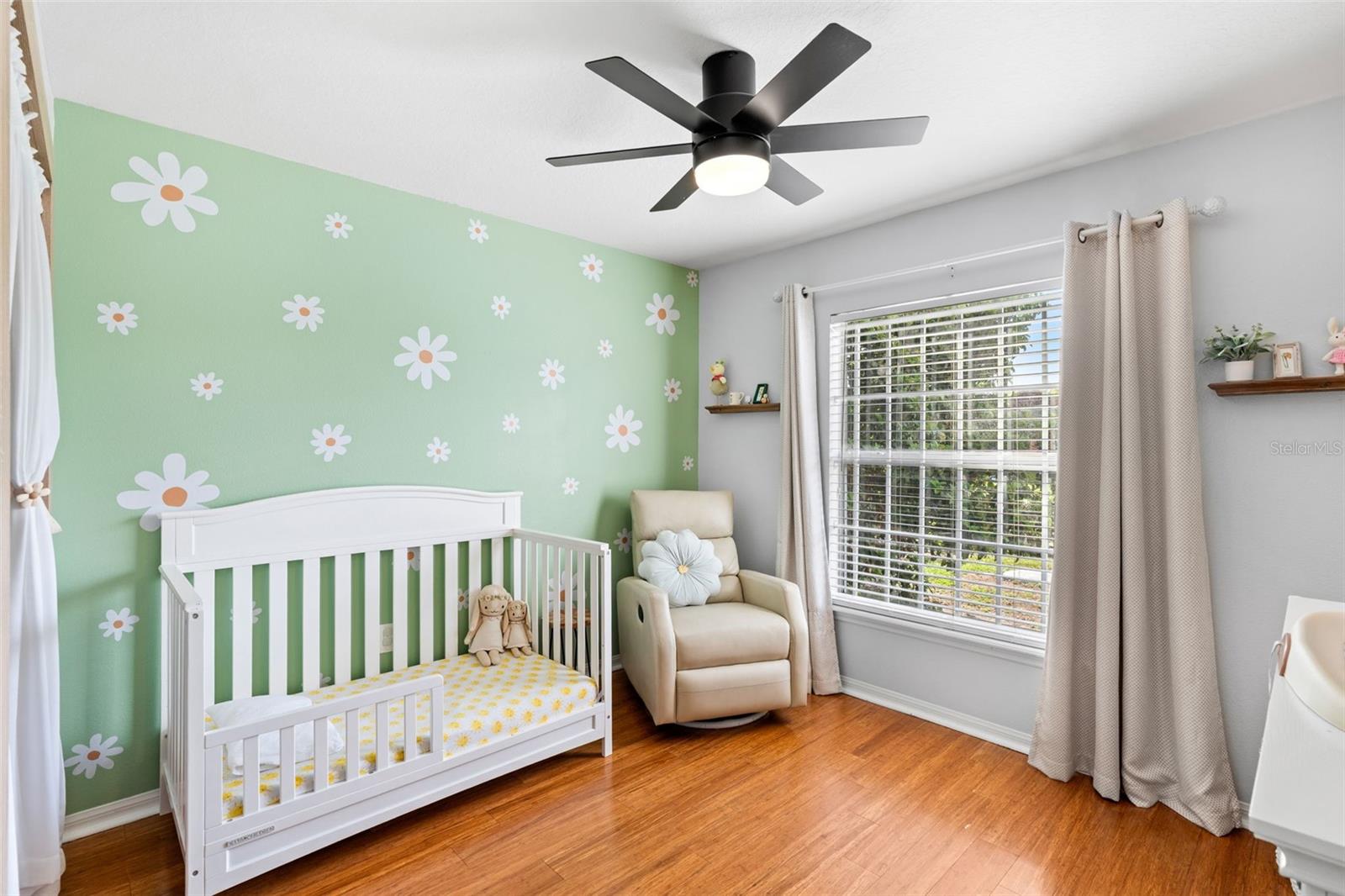 Image 15 of 32 For 870 Carlson Drive