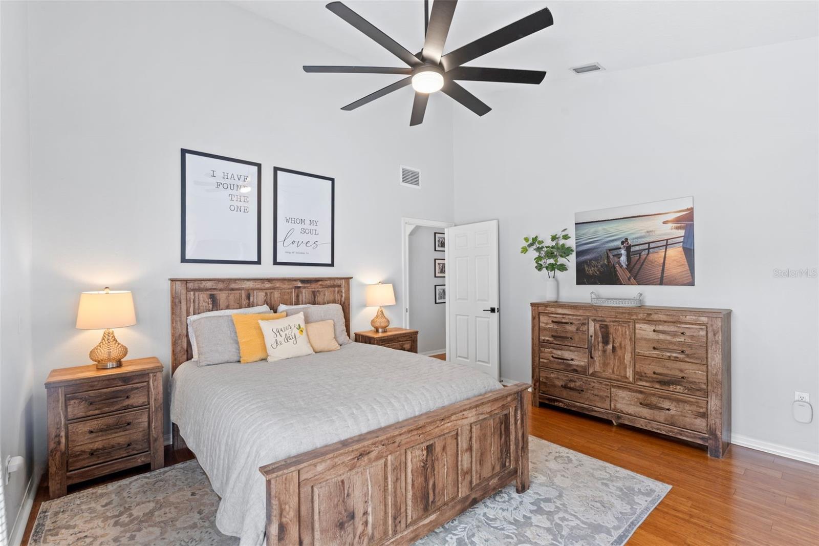 Image 17 of 32 For 870 Carlson Drive