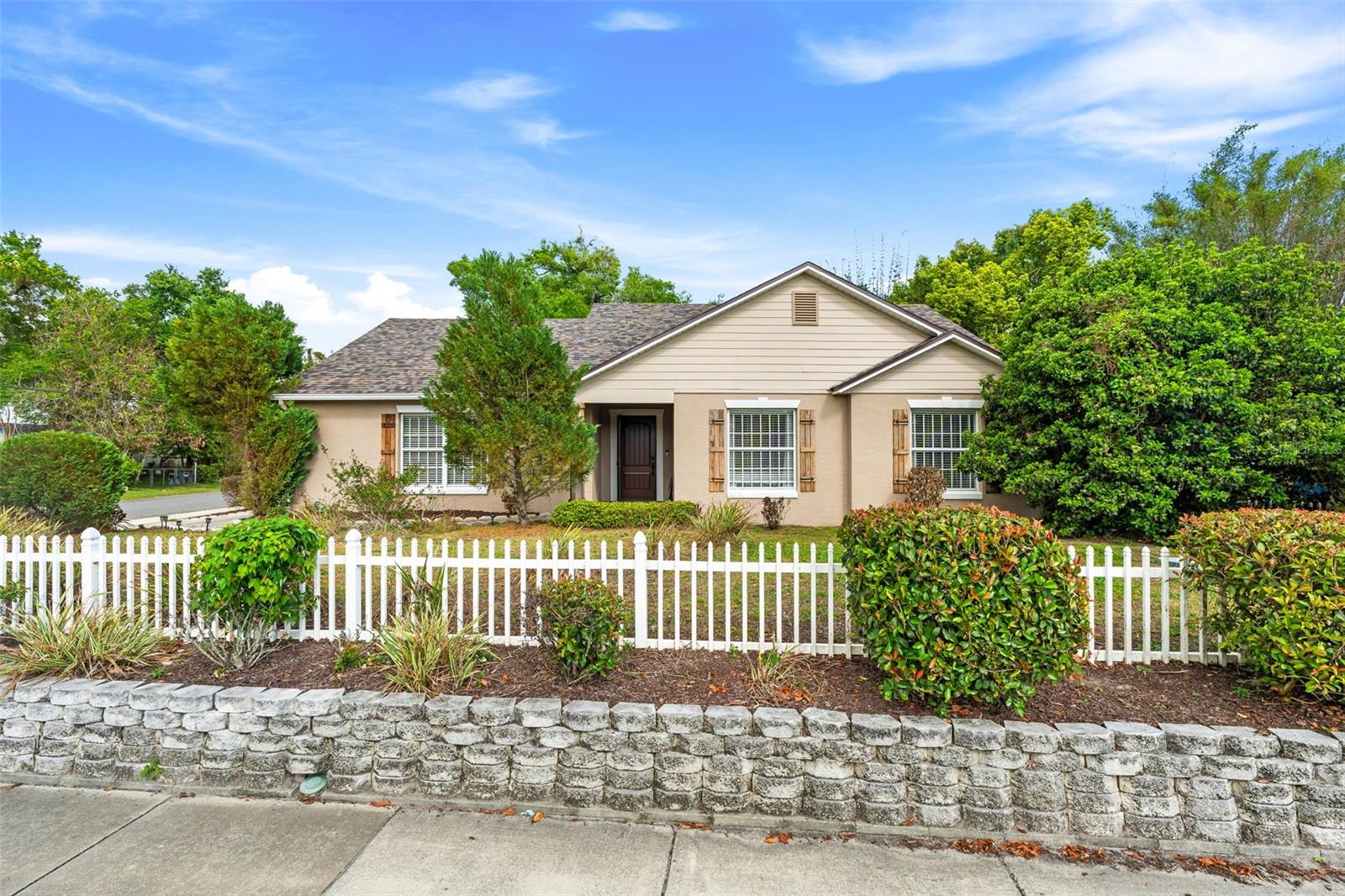 Image 2 of 32 For 870 Carlson Drive