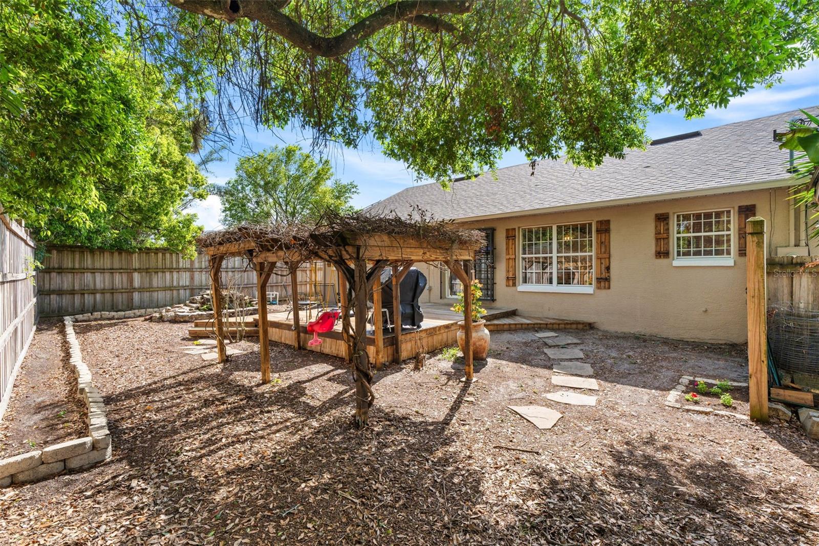 Image 24 of 32 For 870 Carlson Drive