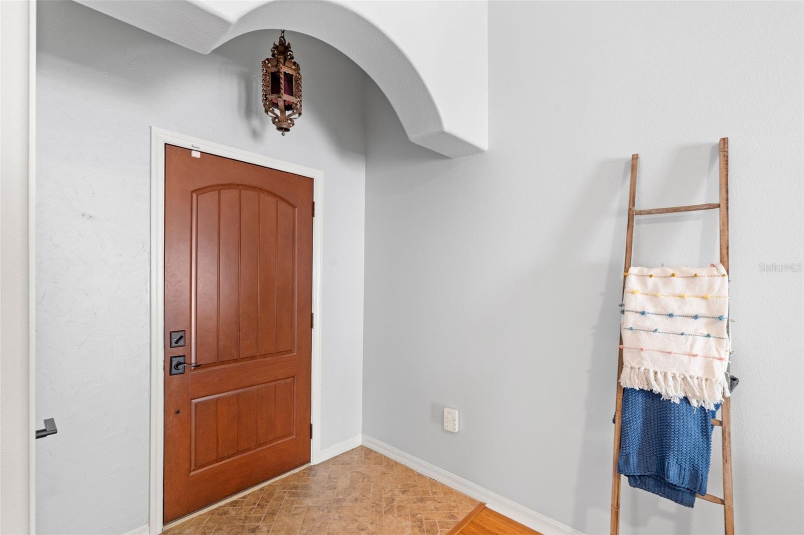 Image 4 of 32 For 870 Carlson Drive