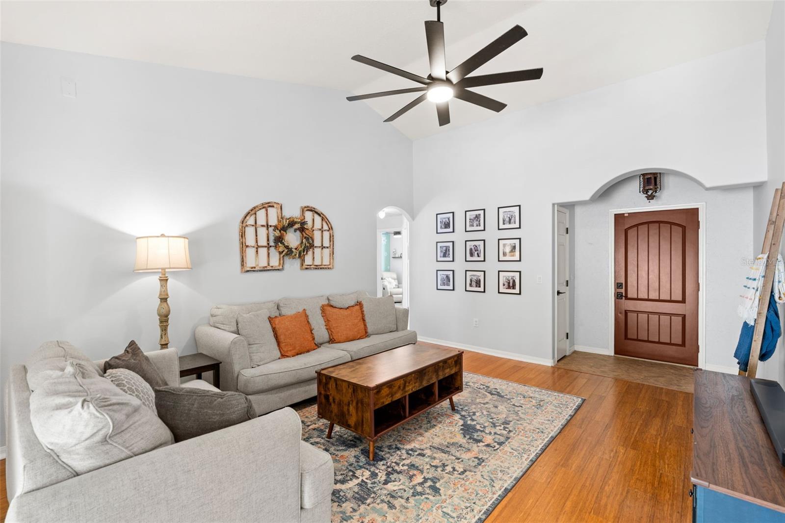 Image 5 of 32 For 870 Carlson Drive