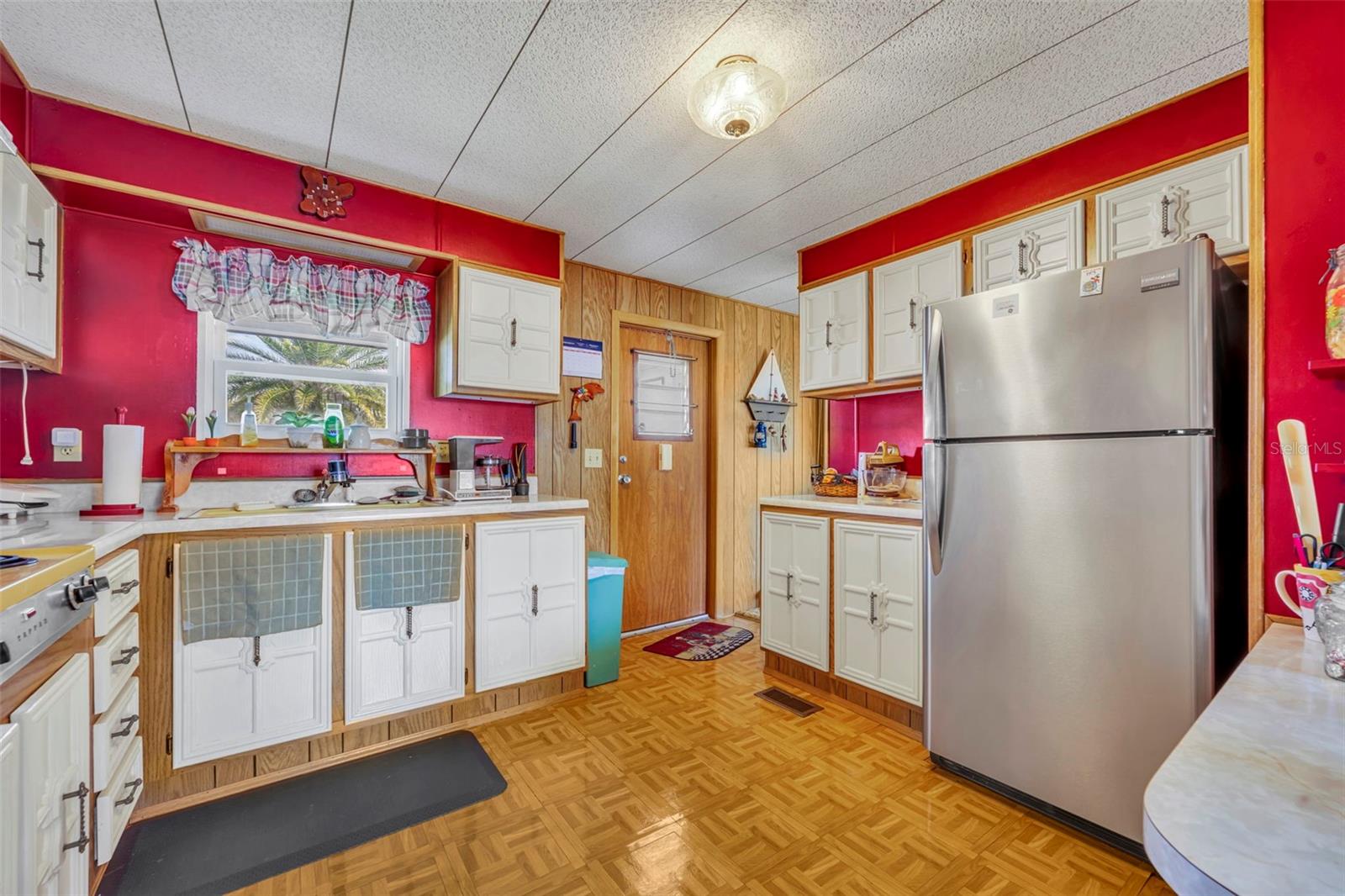 Image 14 of 49 For 270 Palai Avenue