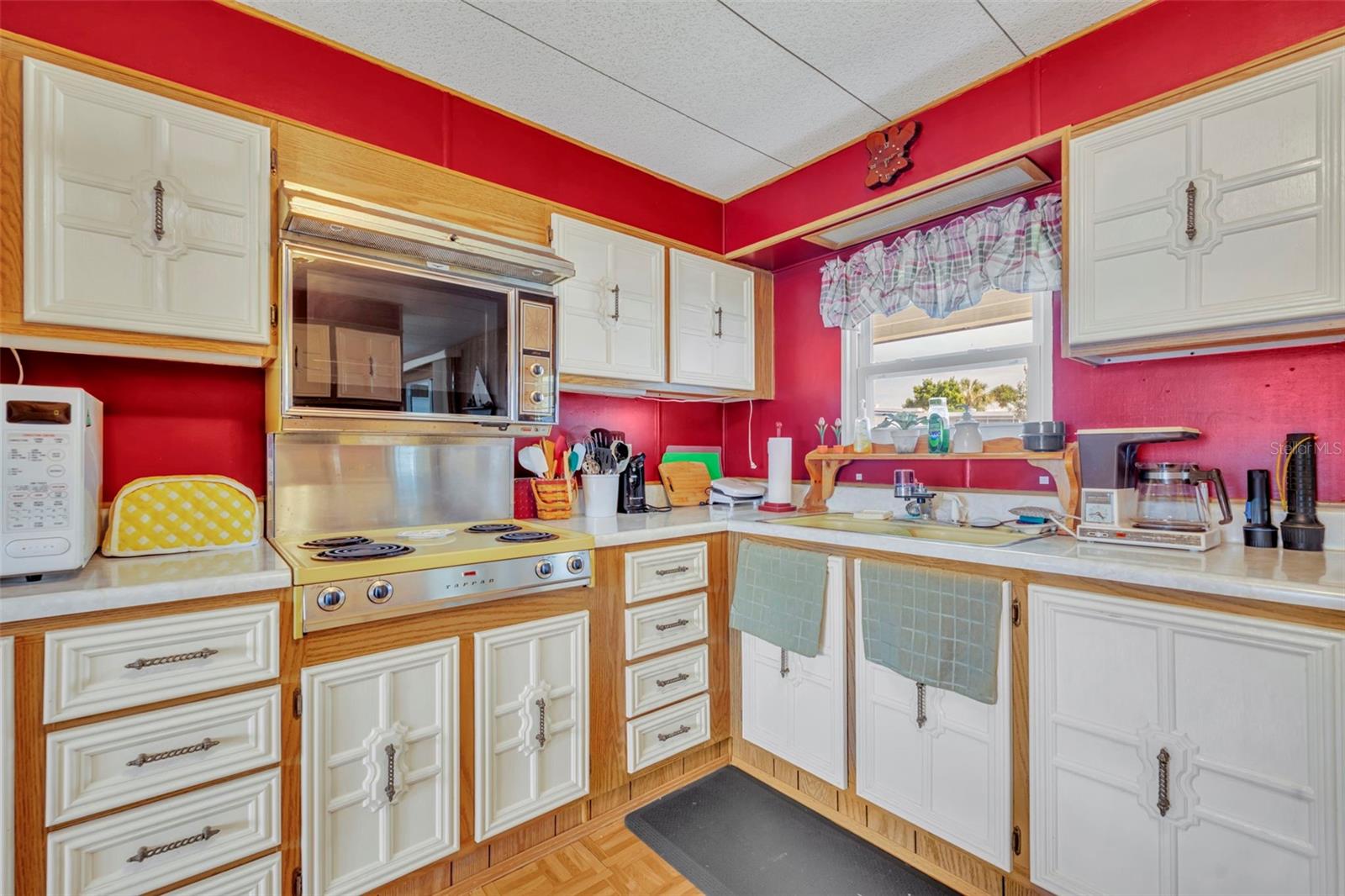 Image 17 of 49 For 270 Palai Avenue