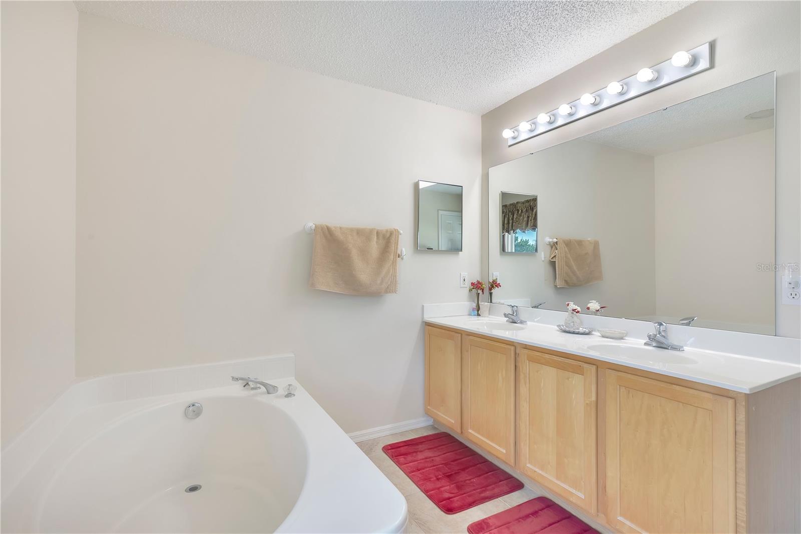 Image 21 of 55 For 16012 Horizon Court