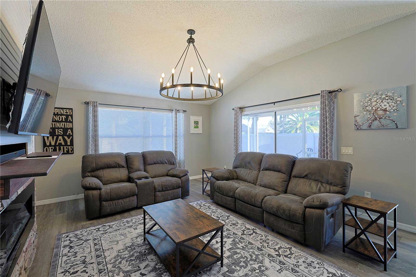 Image 11 of 27 For 1451 Rosedale Way