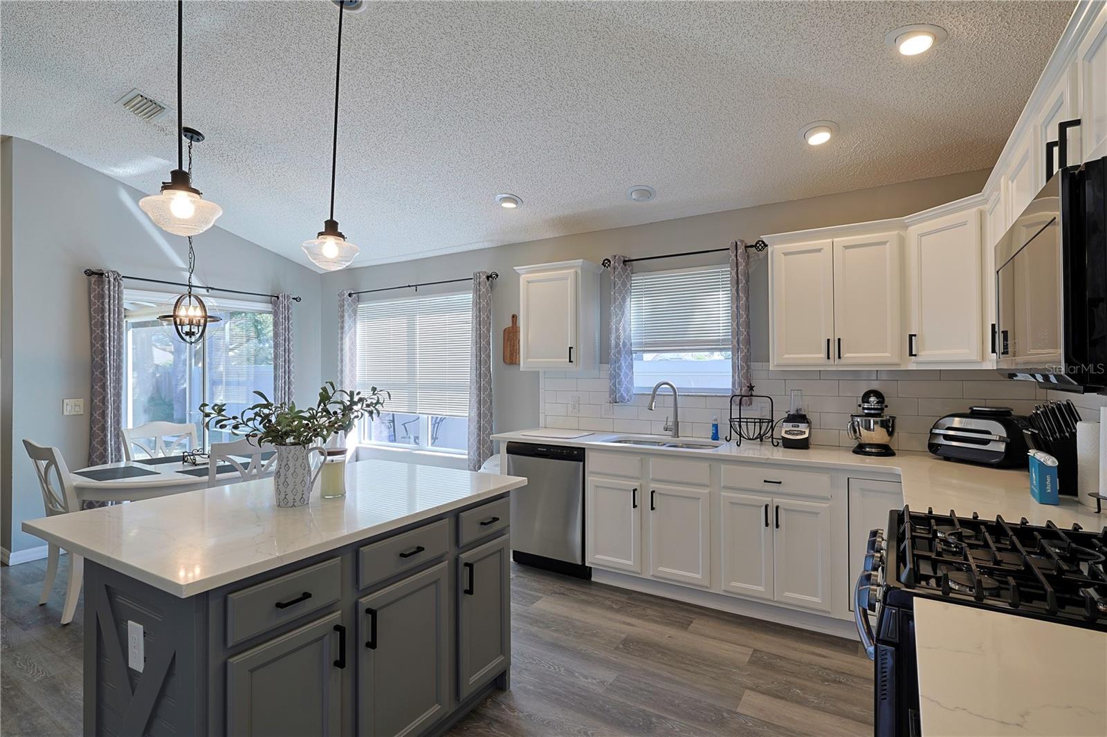 Image 3 of 27 For 1451 Rosedale Way