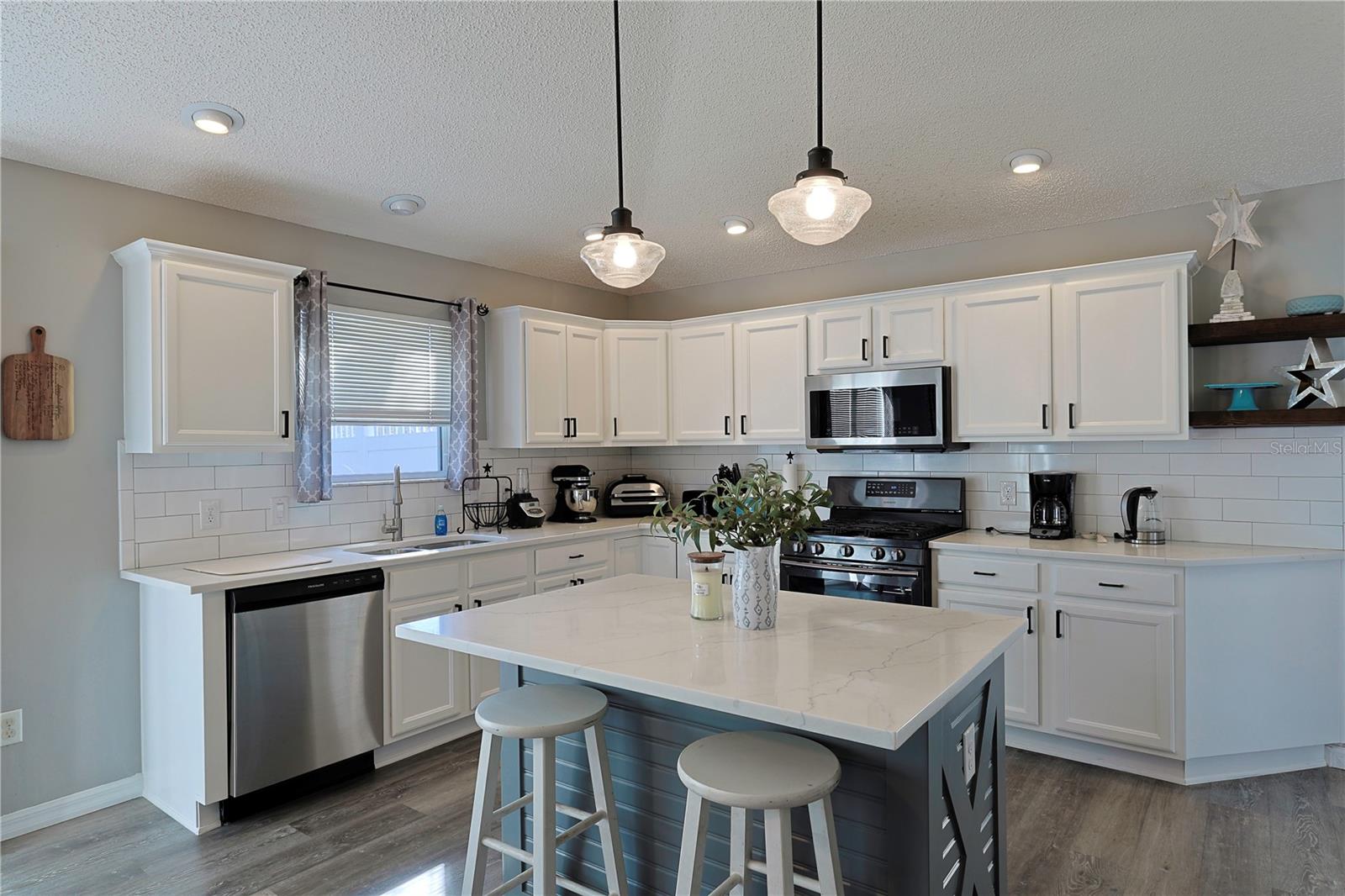 Image 4 of 27 For 1451 Rosedale Way