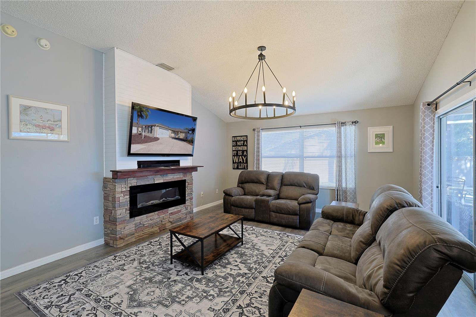 Image 9 of 27 For 1451 Rosedale Way