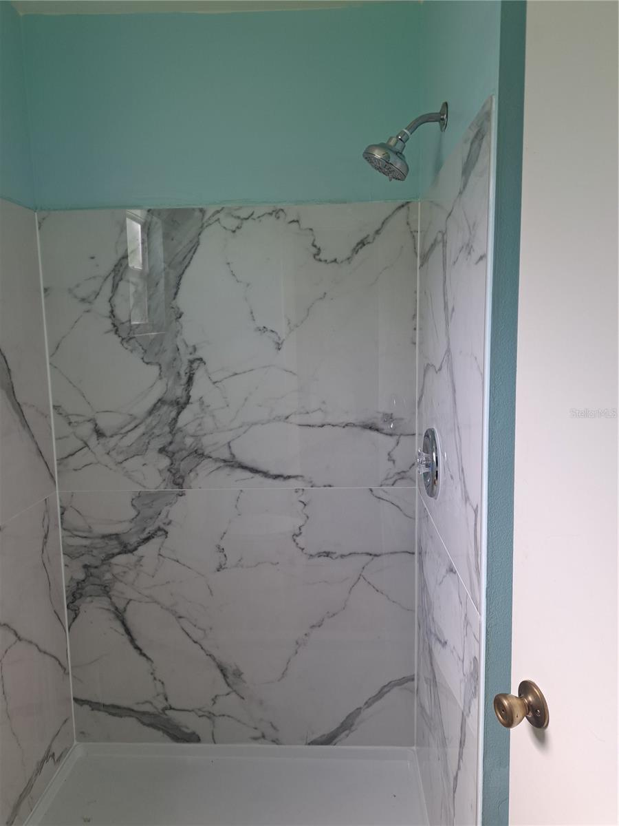 Image 14 of 29 For 5618 Rosewall Circle