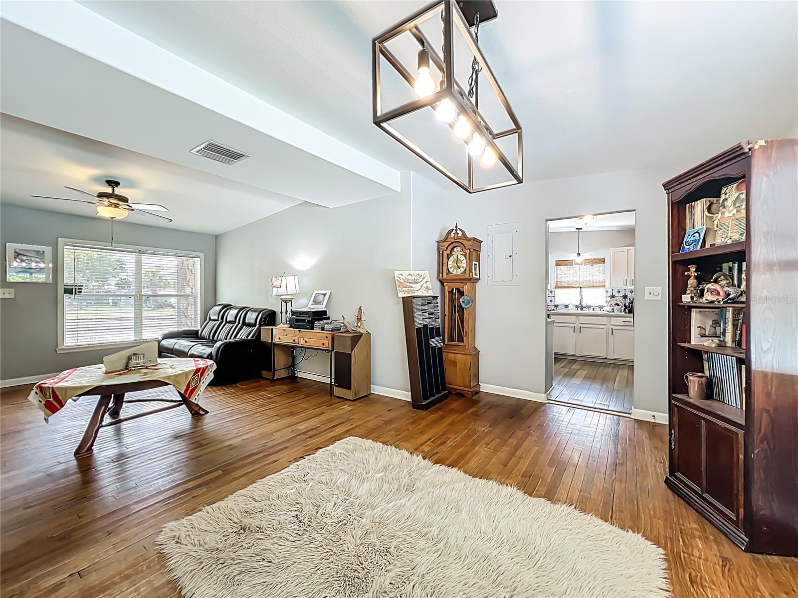 Image 11 of 43 For 1700 Edmundshire Road