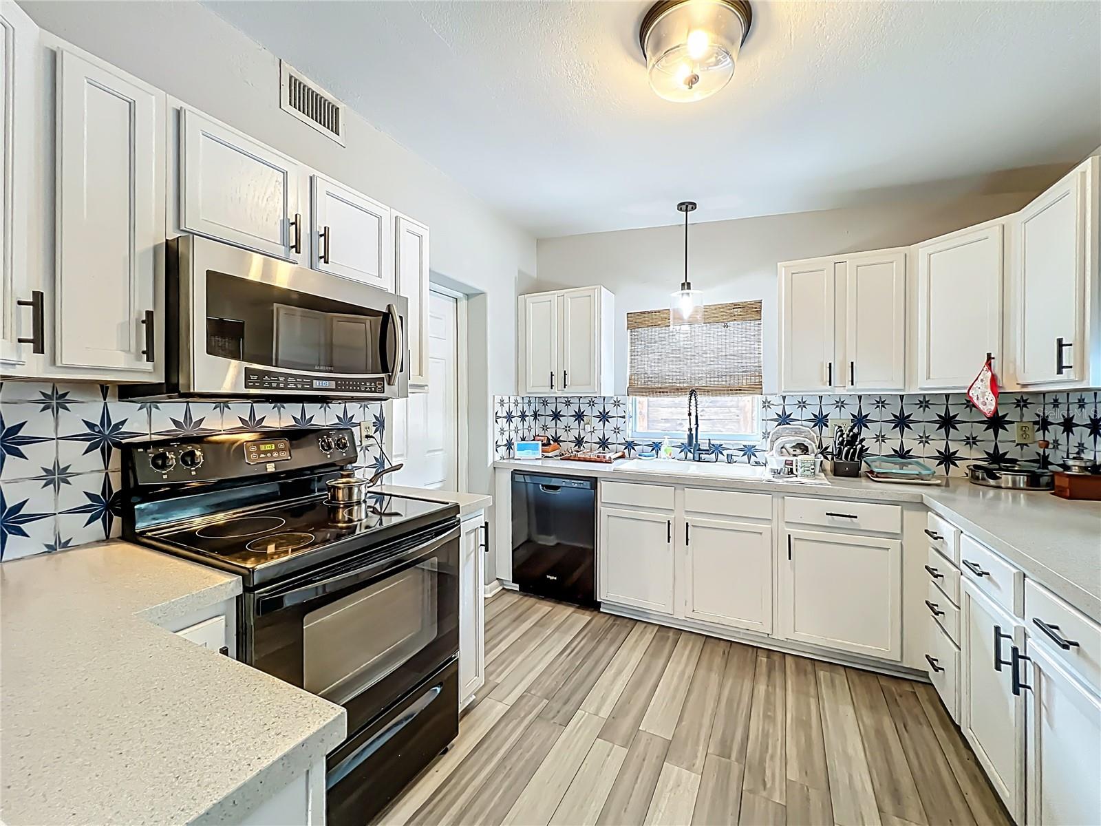 Image 14 of 43 For 1700 Edmundshire Road