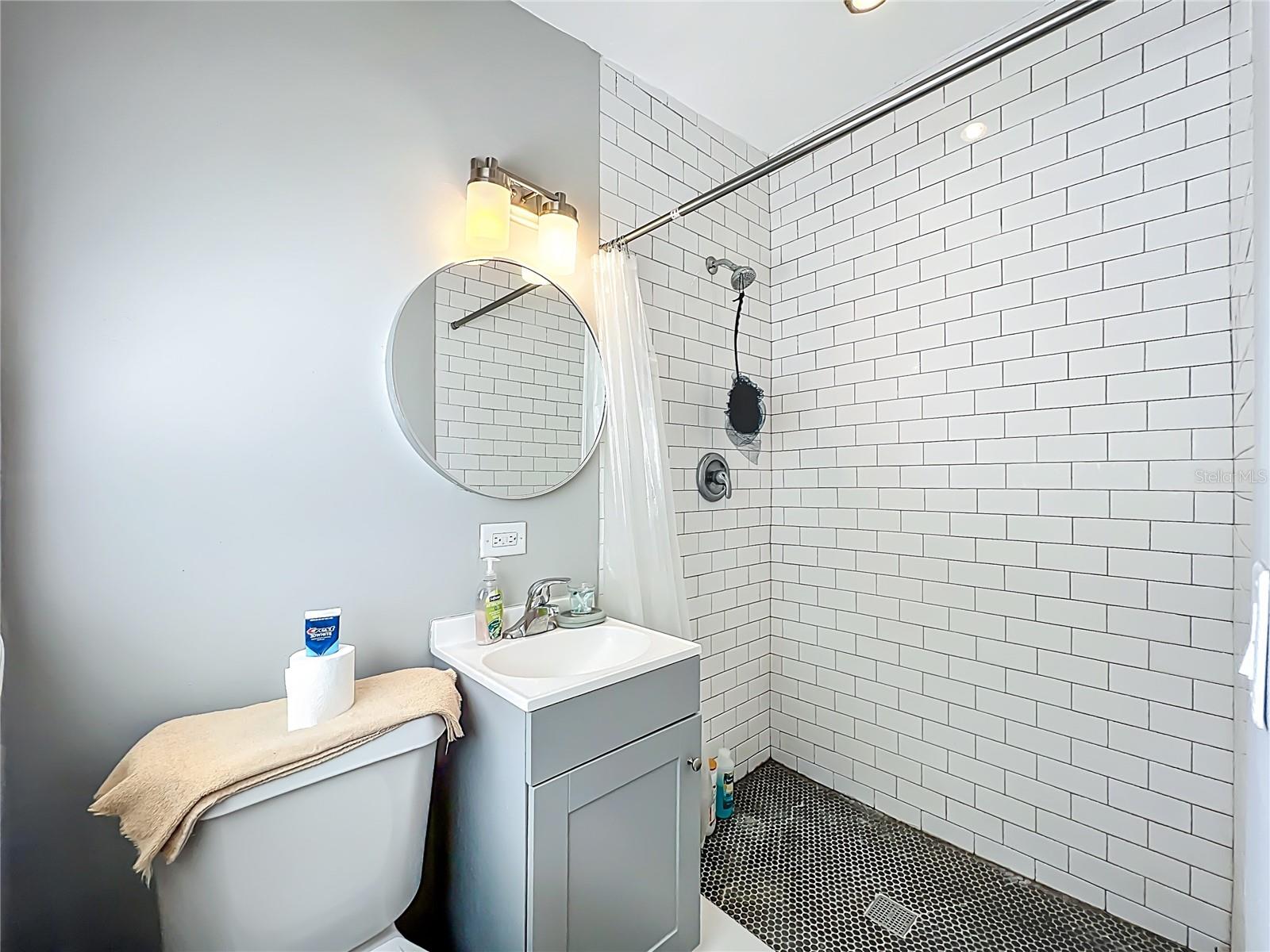 Image 27 of 43 For 1700 Edmundshire Road