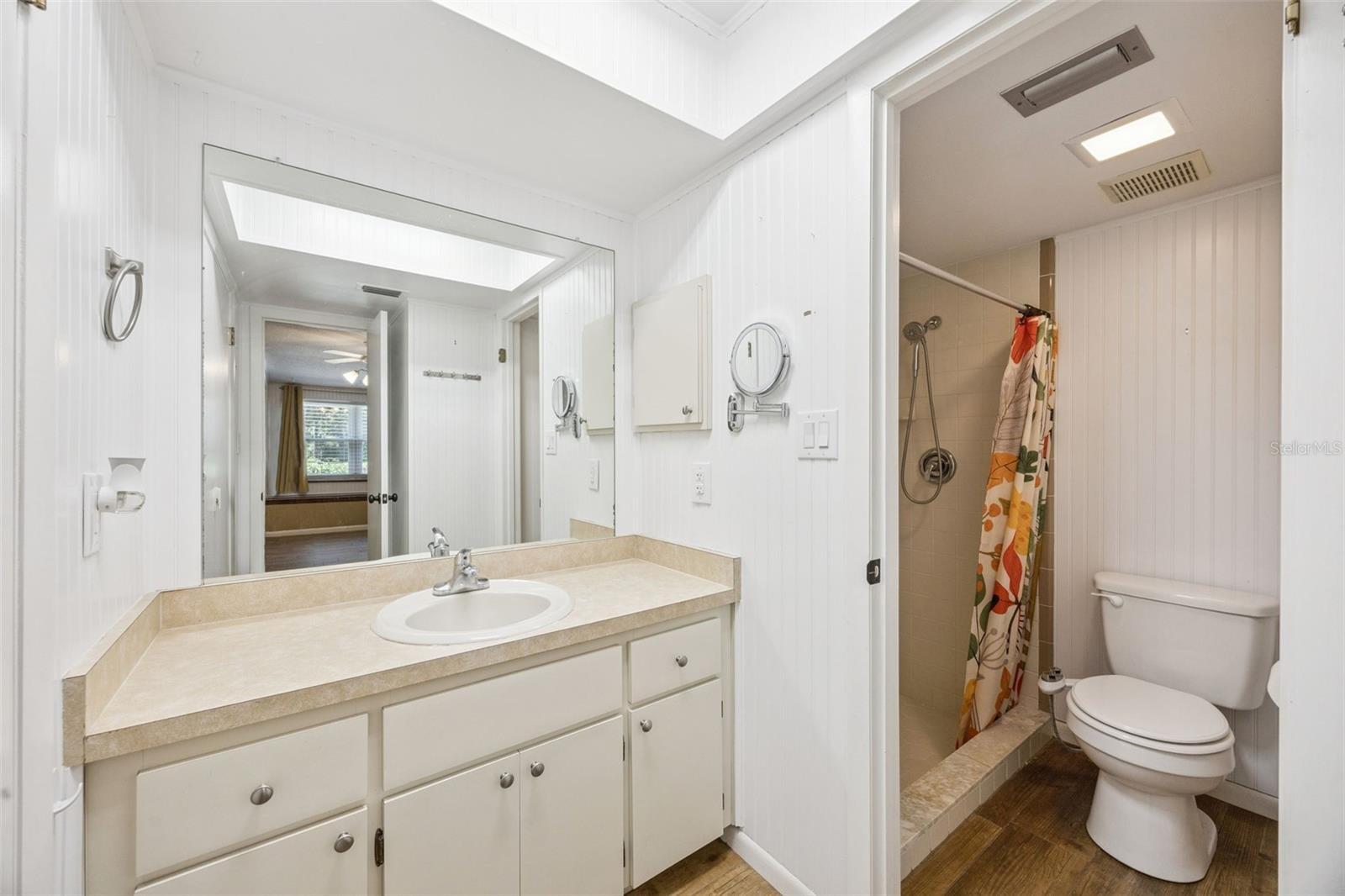Image 10 of 50 For 80 Whitcomb Avenue
