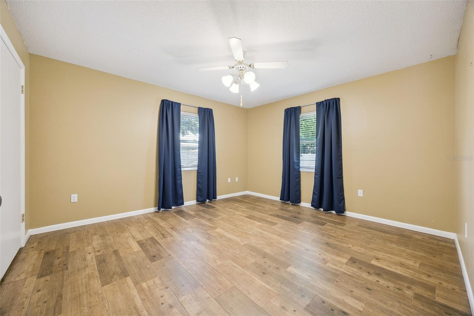 Image 11 of 50 For 80 Whitcomb Avenue