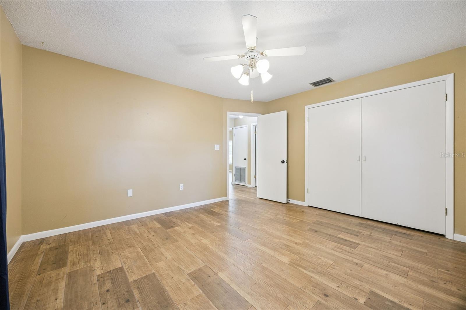 Image 12 of 50 For 80 Whitcomb Avenue