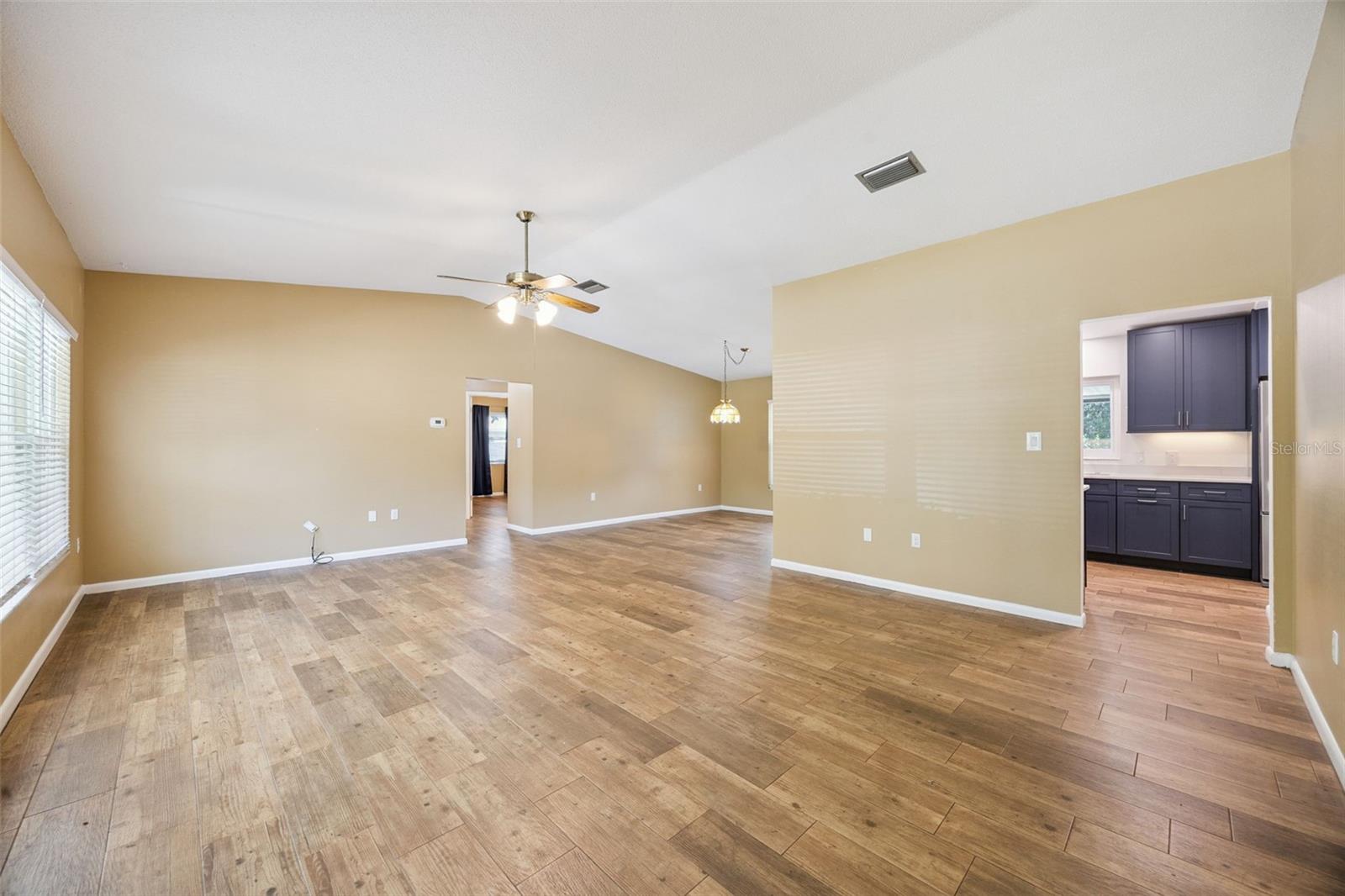 Image 5 of 50 For 80 Whitcomb Avenue