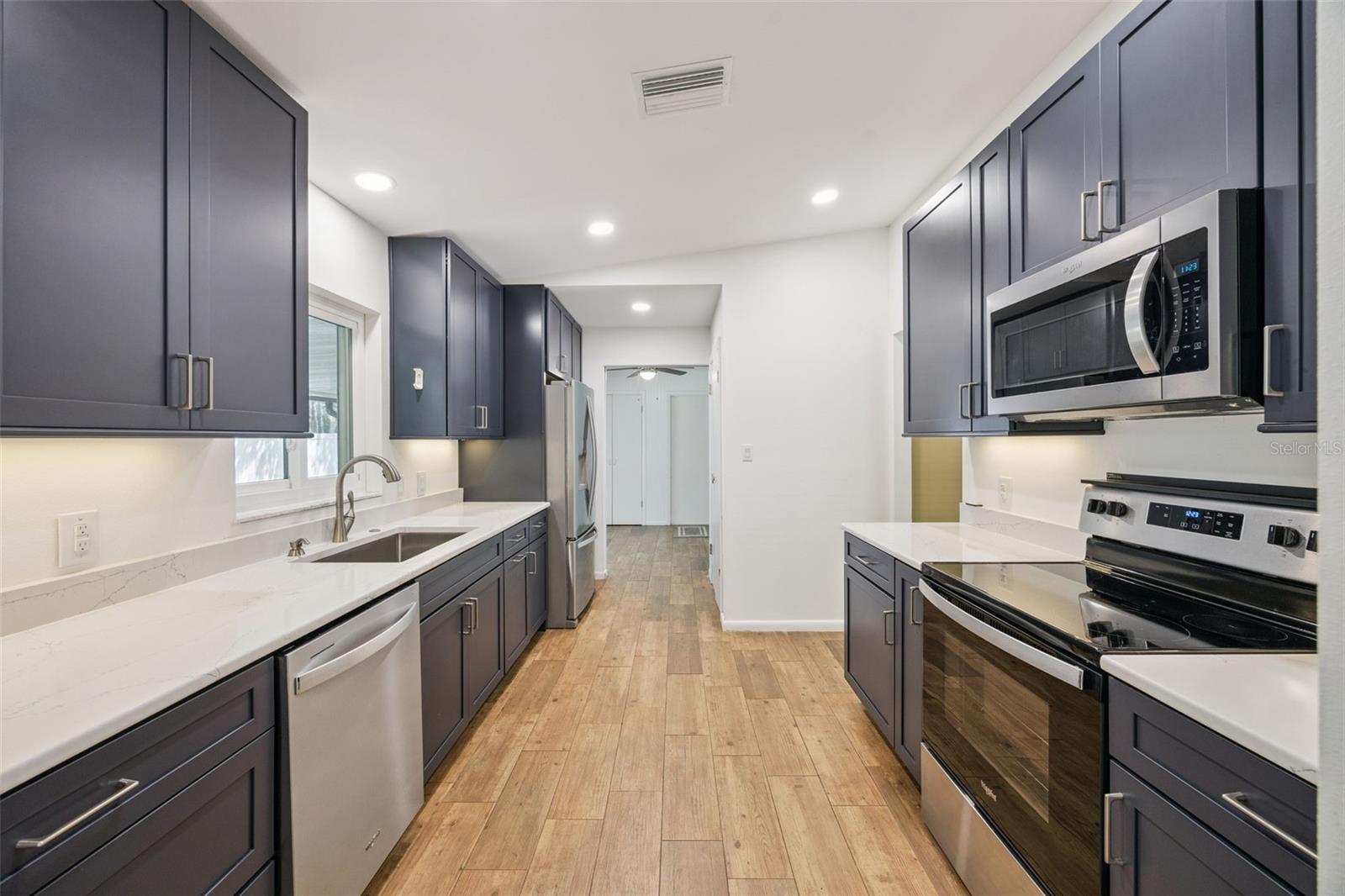 Image 6 of 50 For 80 Whitcomb Avenue
