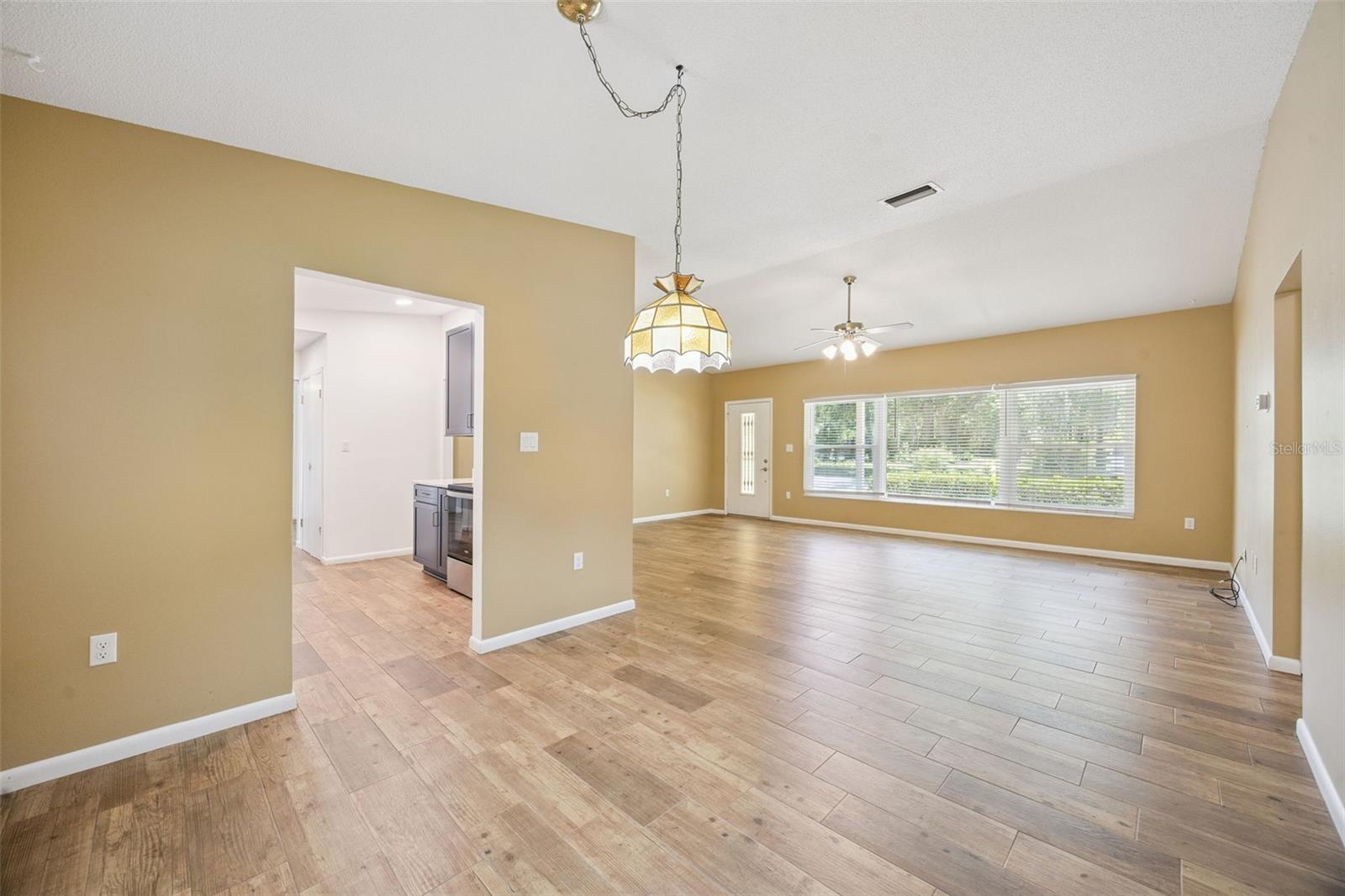 Image 8 of 50 For 80 Whitcomb Avenue