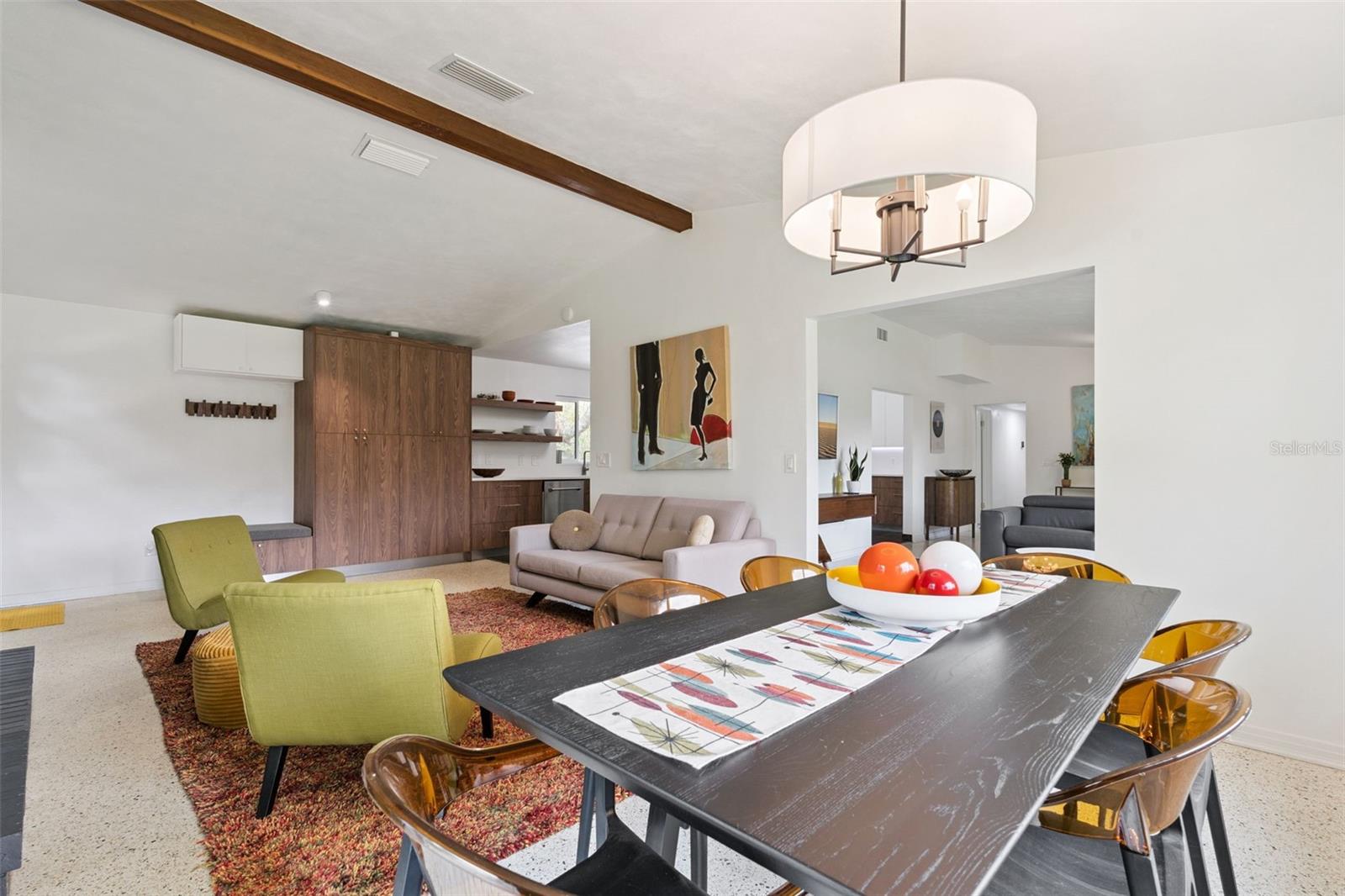 Image 11 of 40 For 10426 Lakeshore Drive