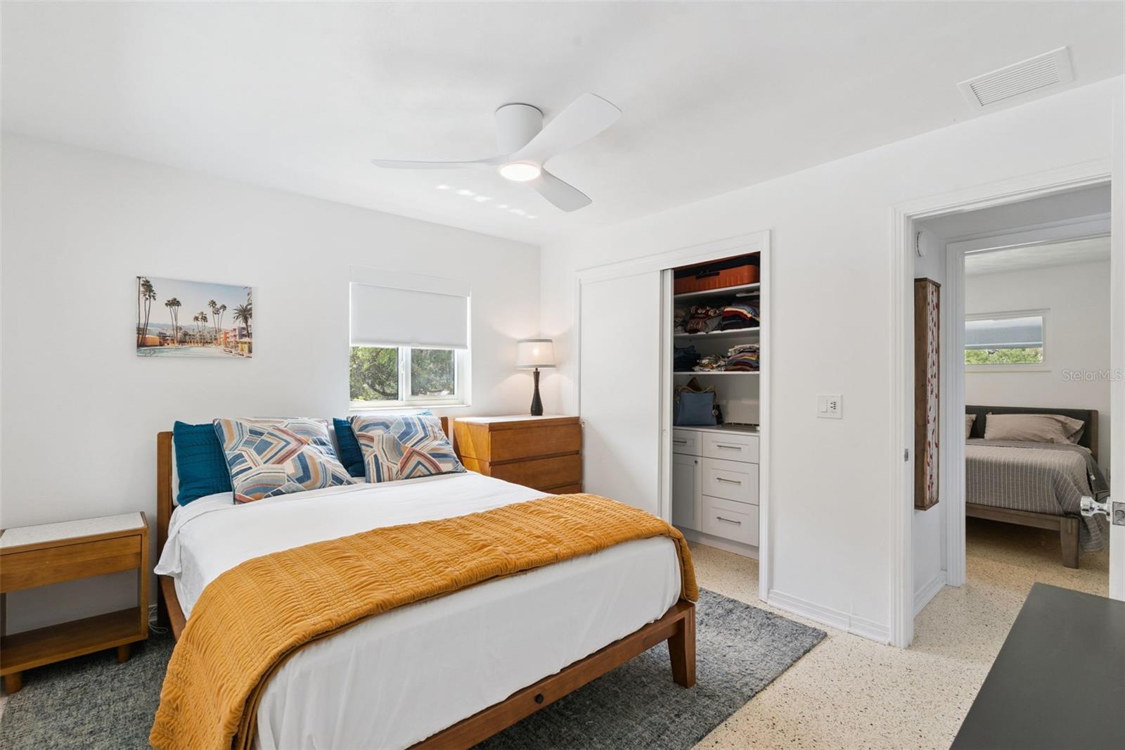 Image 22 of 40 For 10426 Lakeshore Drive