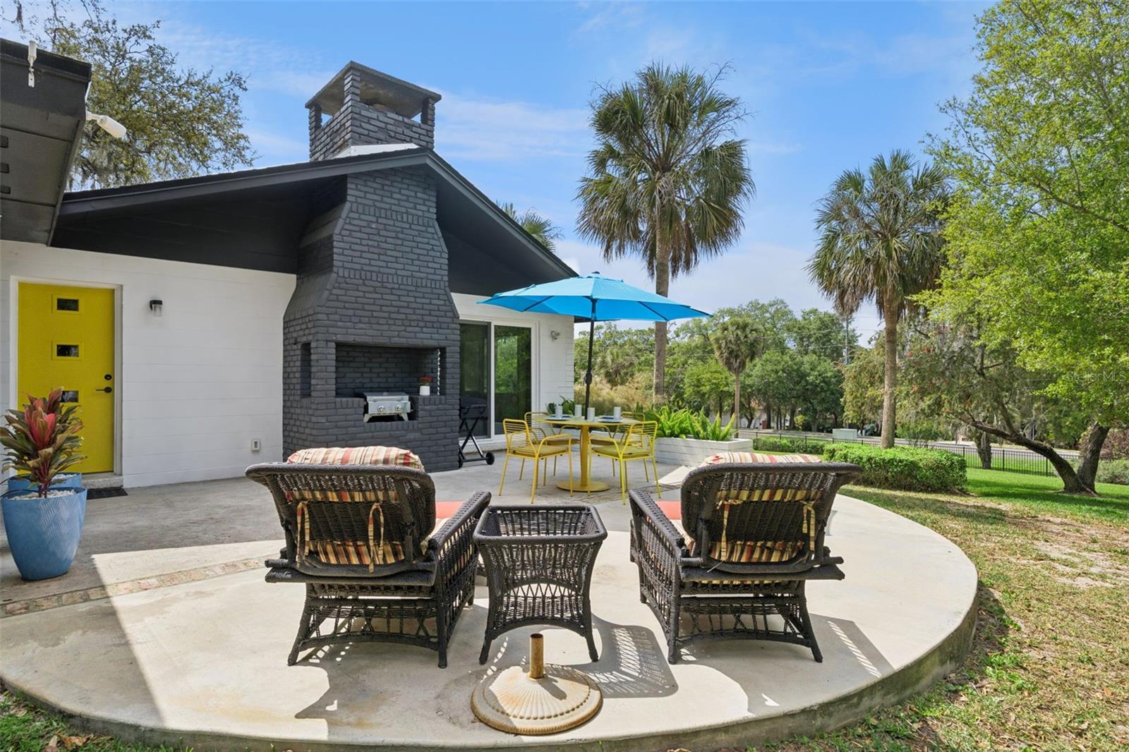 Image 33 of 40 For 10426 Lakeshore Drive