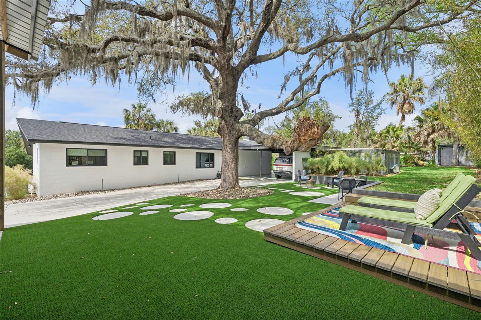 Image 35 of 40 For 10426 Lakeshore Drive