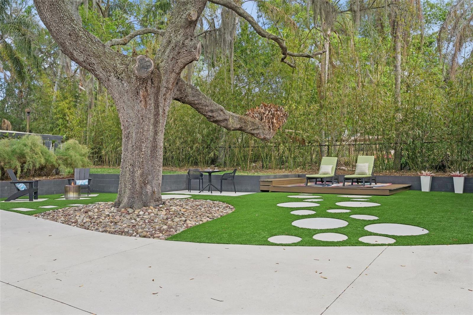 Image 37 of 40 For 10426 Lakeshore Drive