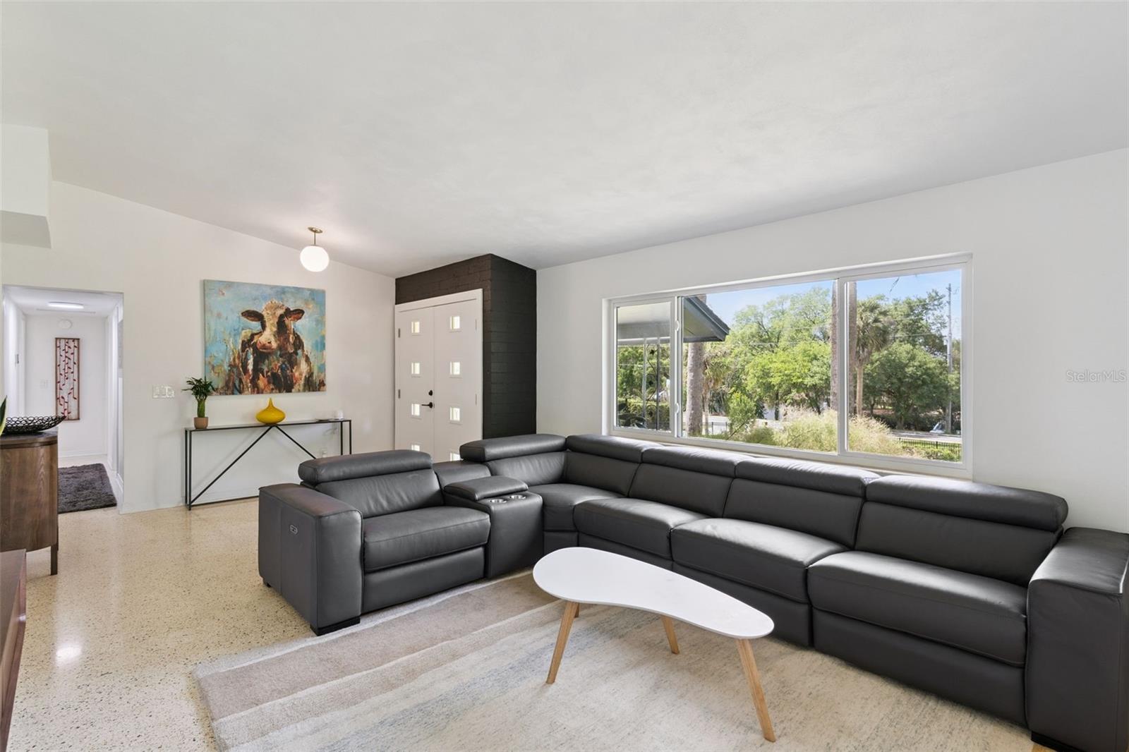 Image 6 of 40 For 10426 Lakeshore Drive