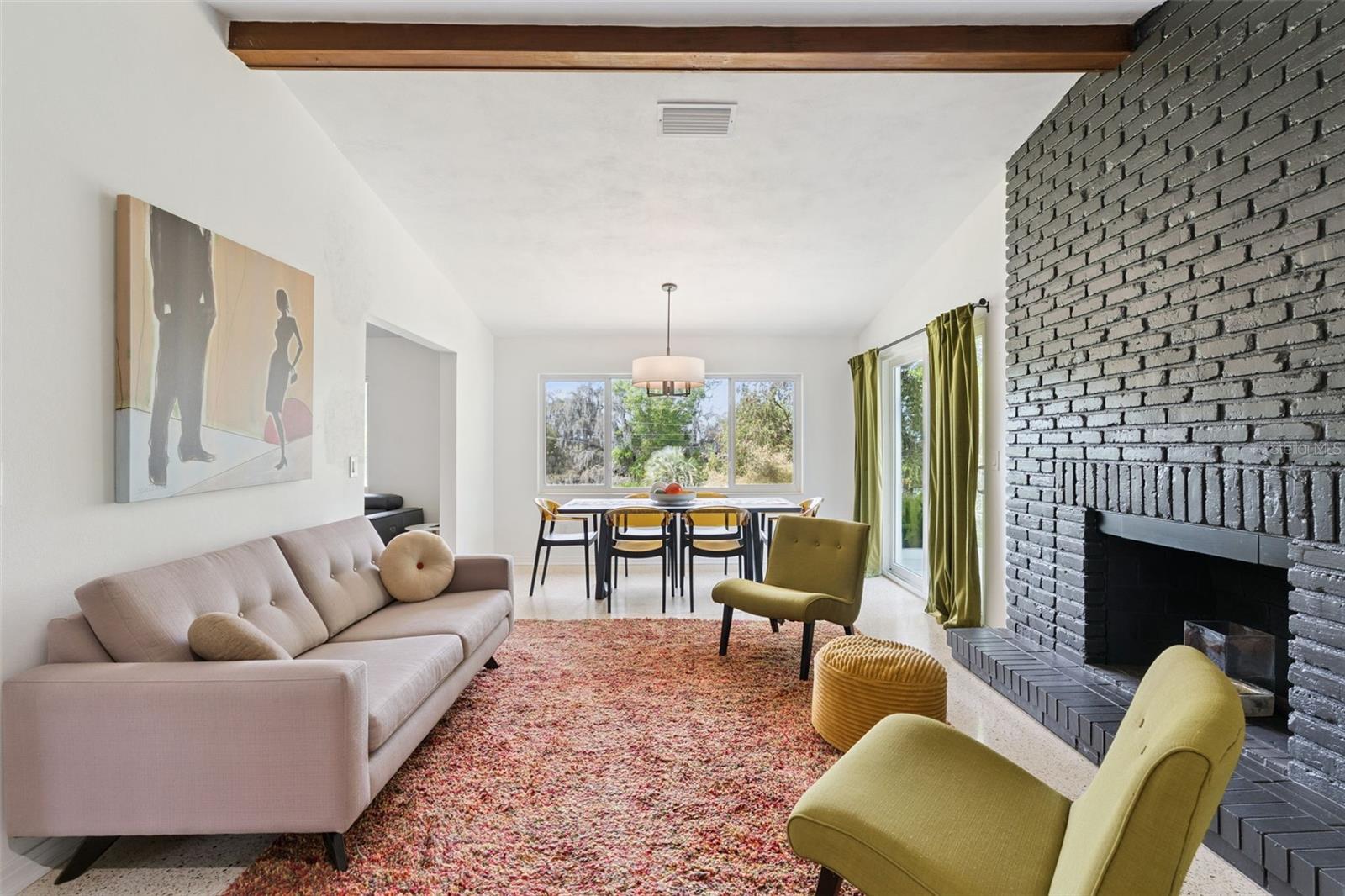 Image 9 of 40 For 10426 Lakeshore Drive