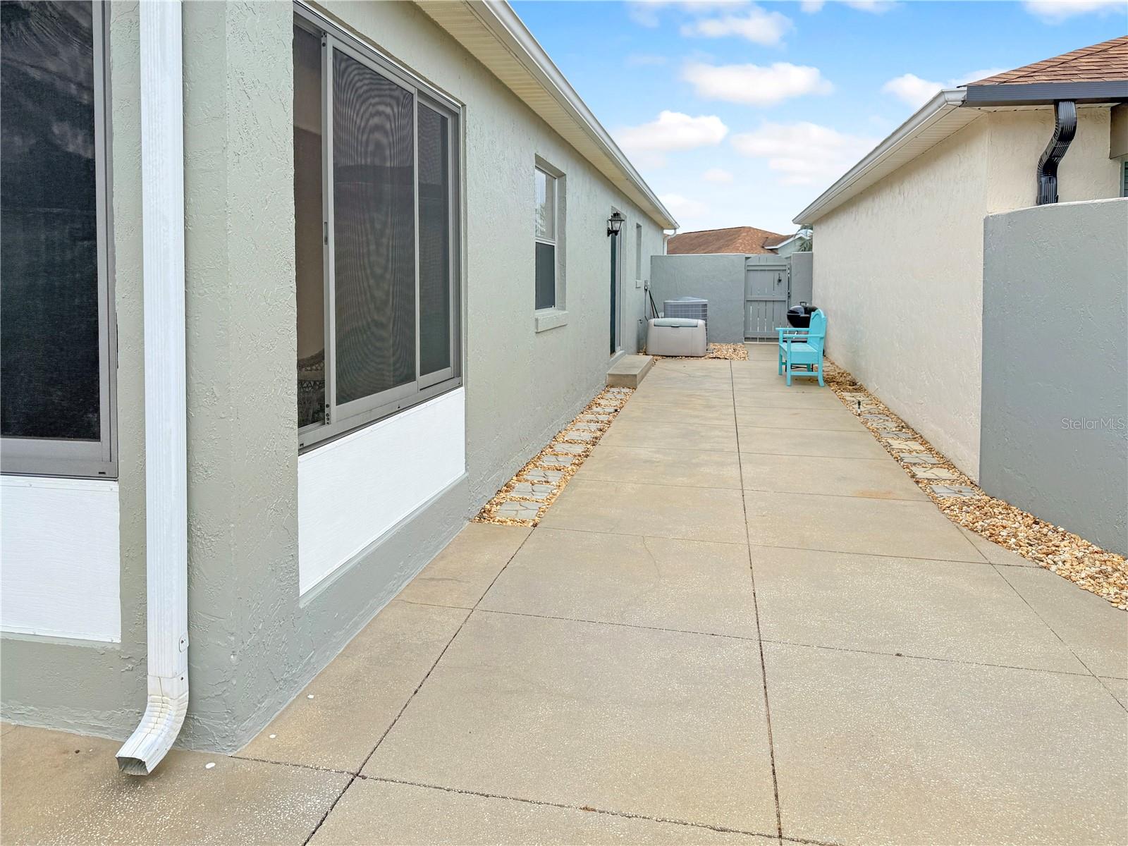 Image 6 of 20 For 408 Duarte Lane