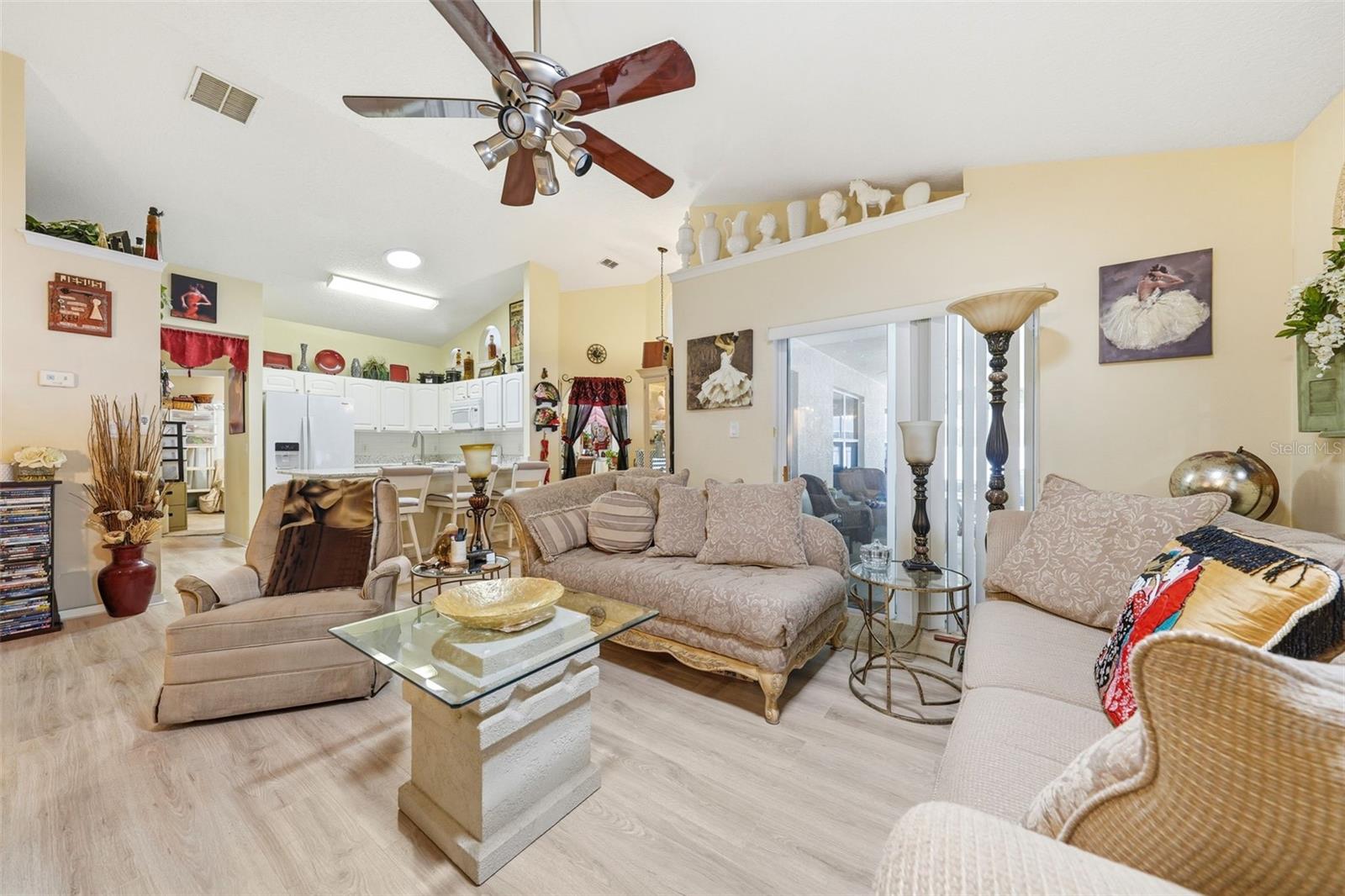Image 16 of 41 For 2503 Gables Drive