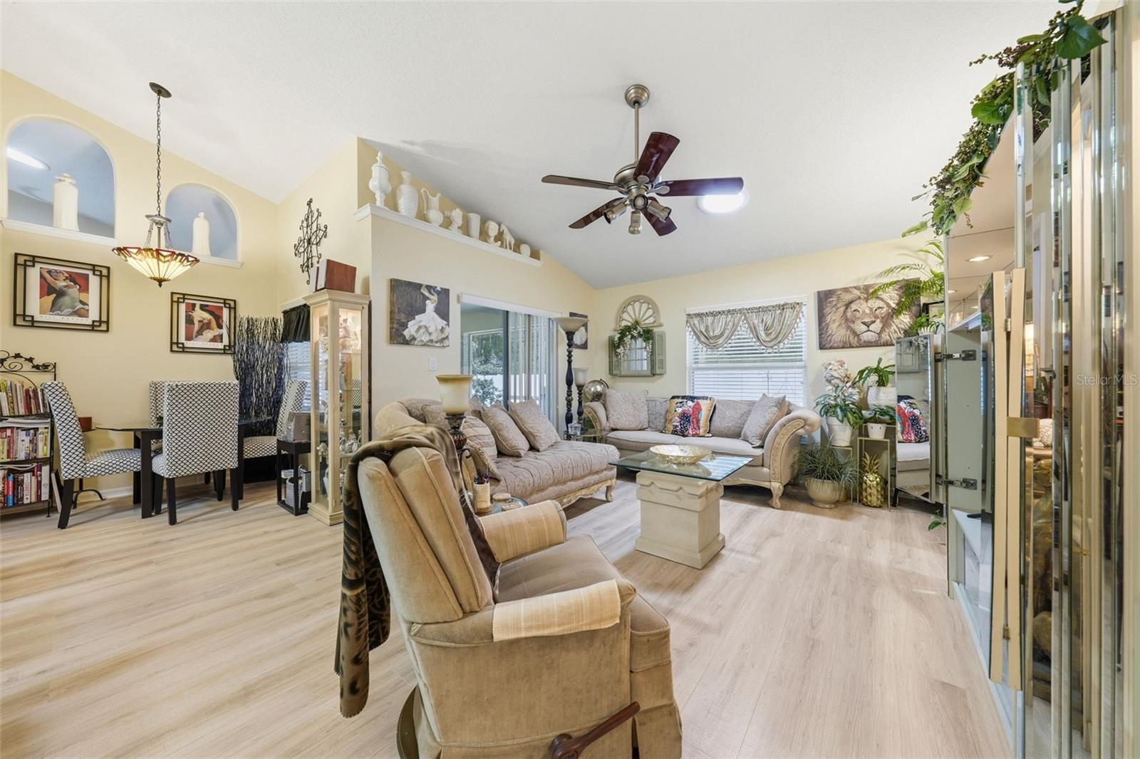 Image 17 of 41 For 2503 Gables Drive