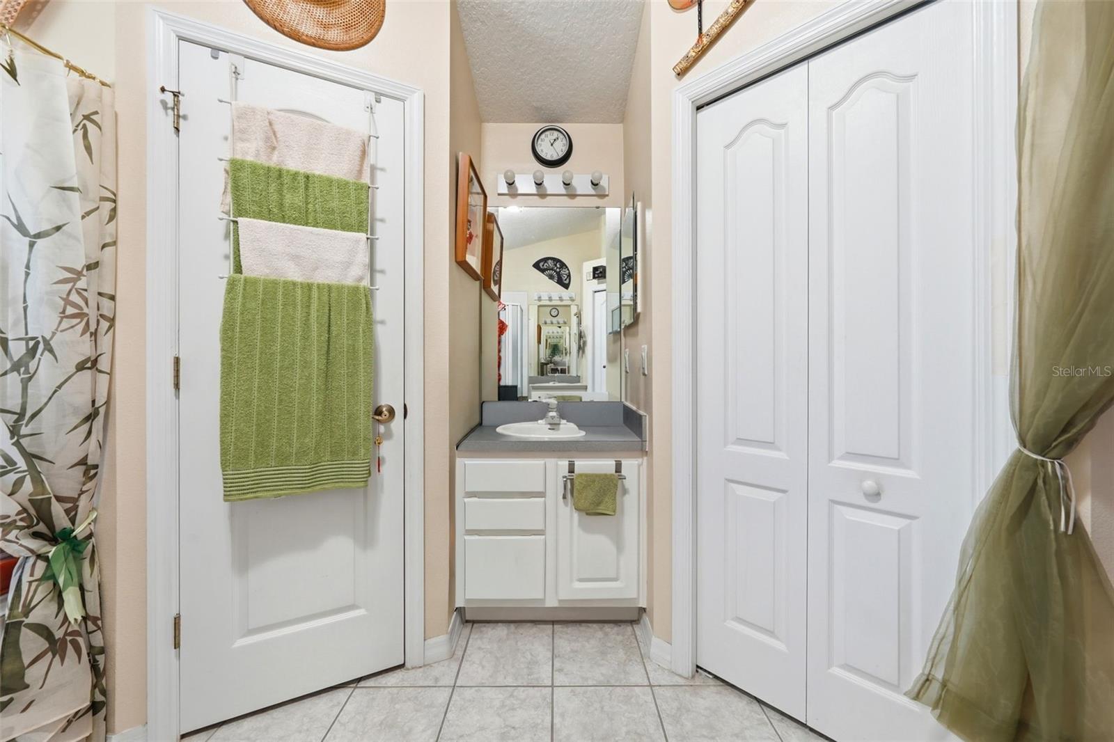 Image 21 of 41 For 2503 Gables Drive