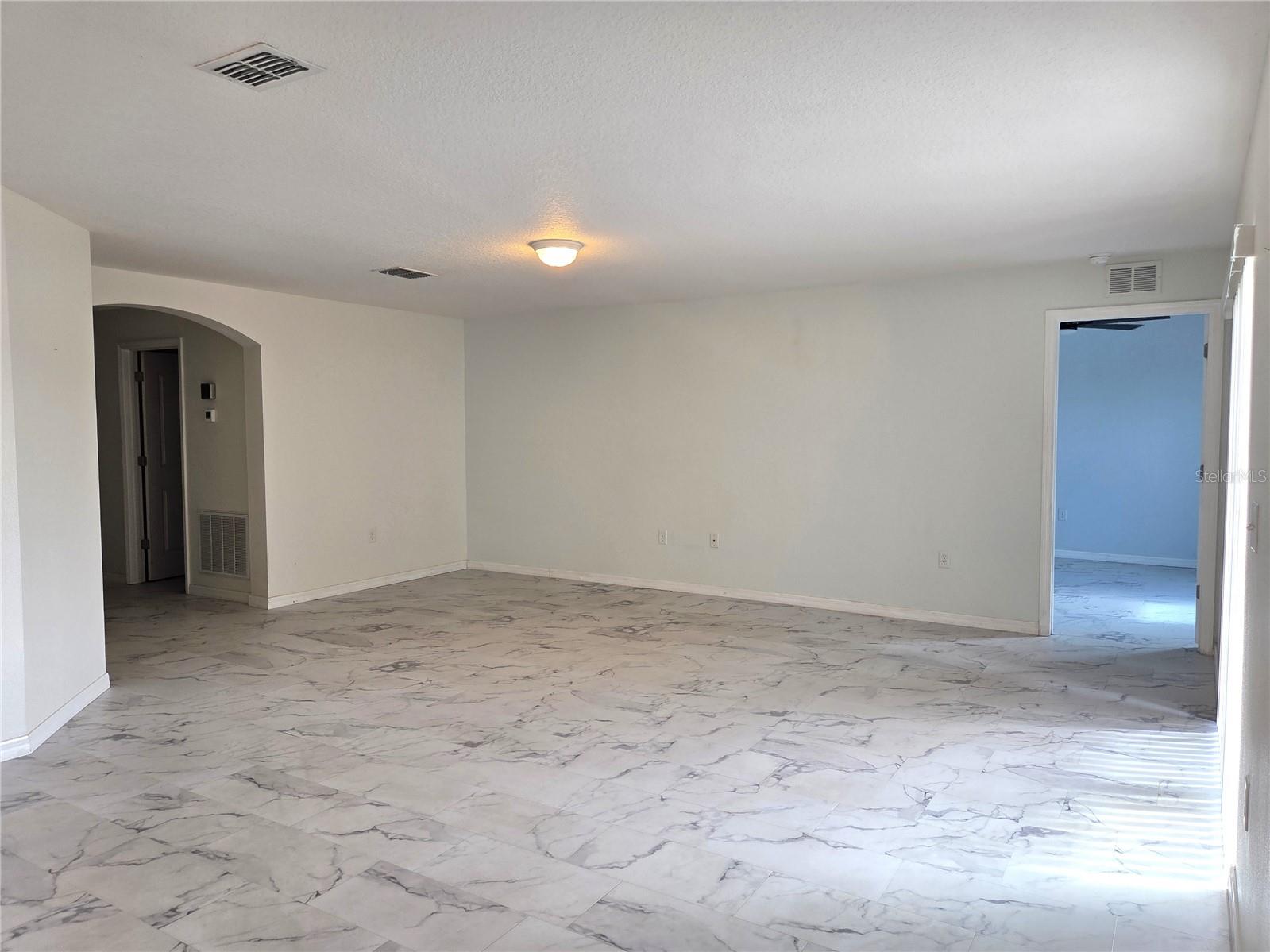 Image 12 of 25 For 926 Aspen View Circle