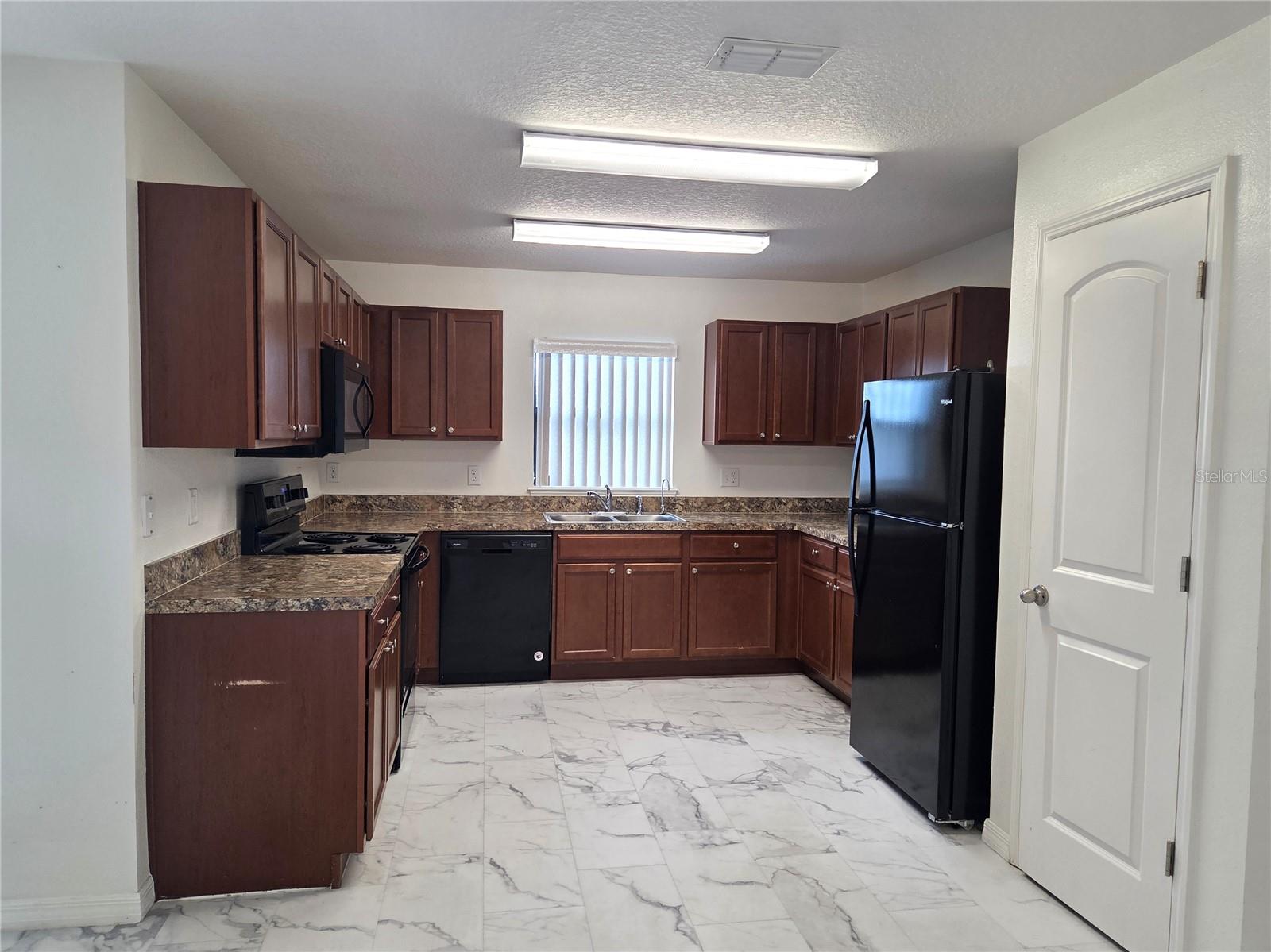 Image 13 of 25 For 926 Aspen View Circle