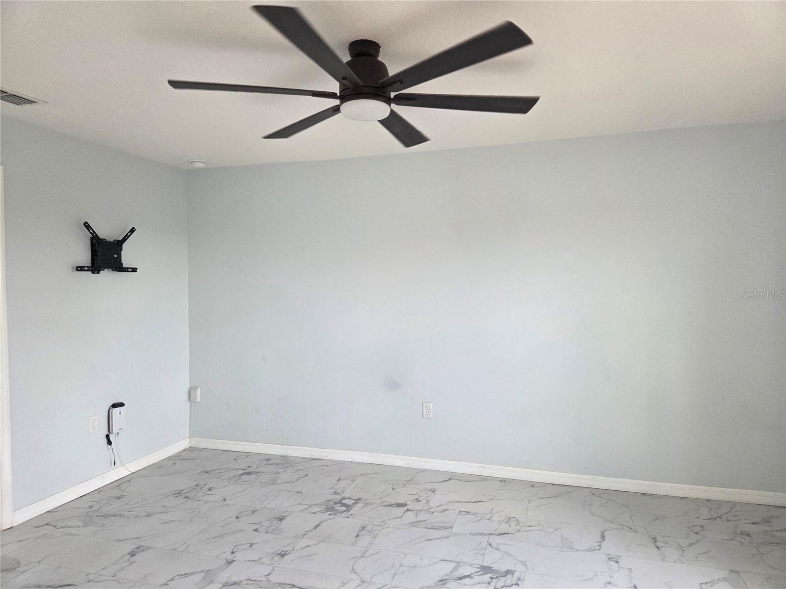 Image 14 of 25 For 926 Aspen View Circle