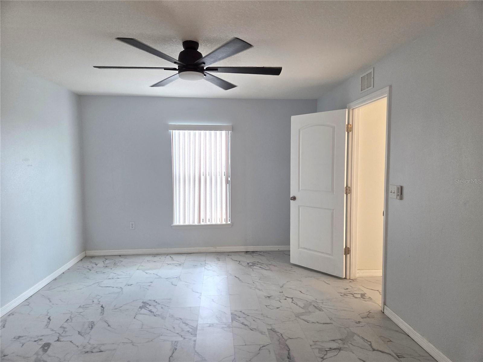 Image 16 of 25 For 926 Aspen View Circle