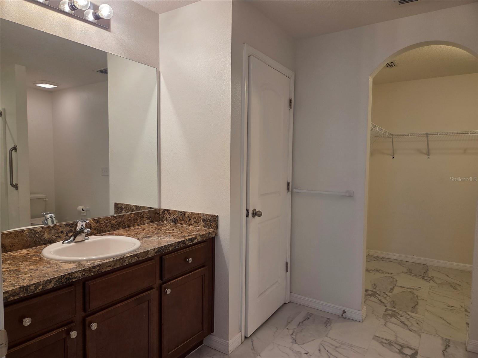 Image 17 of 25 For 926 Aspen View Circle