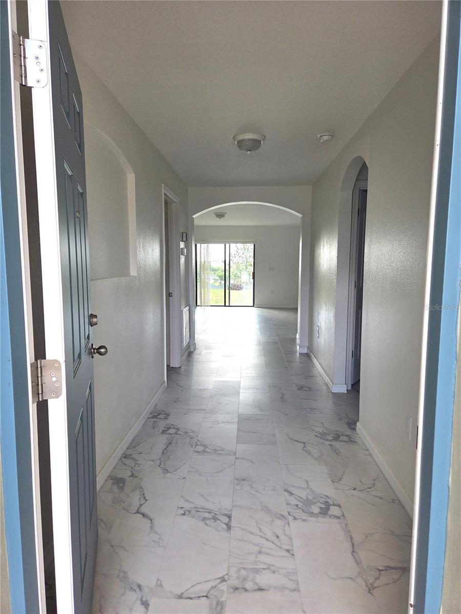 Image 2 of 25 For 926 Aspen View Circle